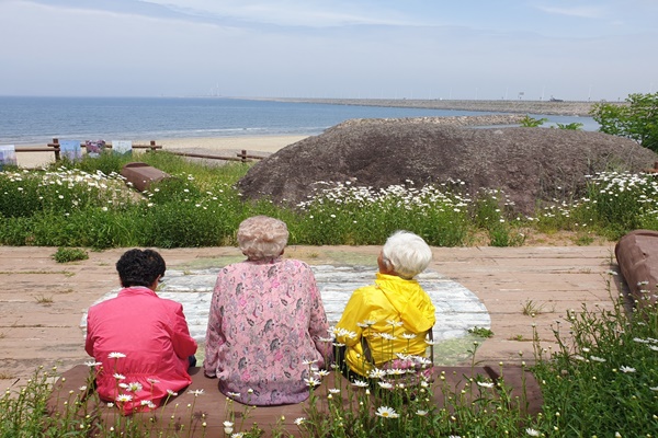 노인맞춤돌봄사업_나들이 진행